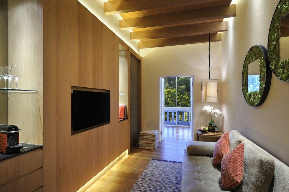 Oasia Resort Sentosa By Far East Hospitality Singapore Exteriör bild A living room at The Standard East Village