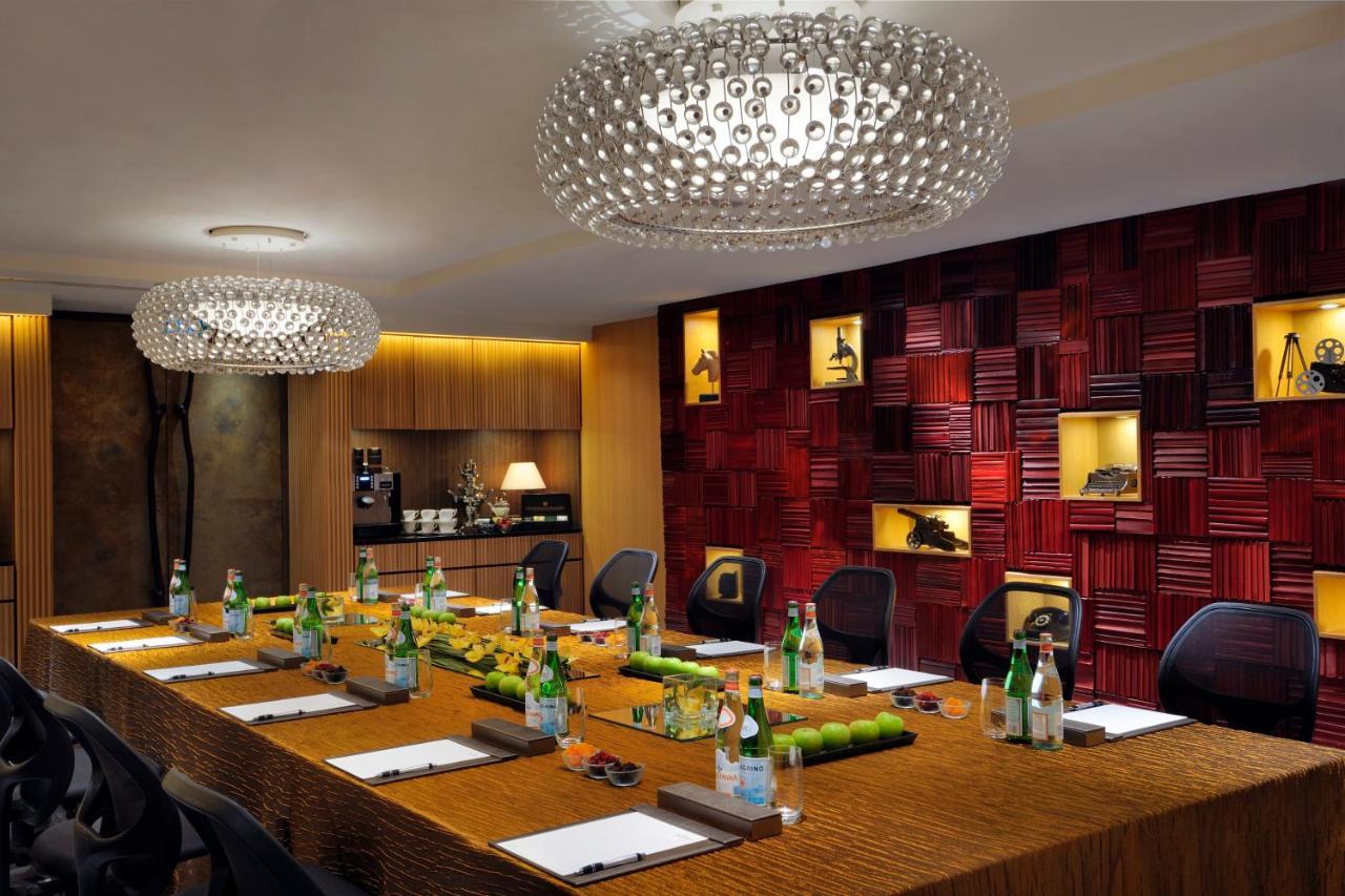 Oasia Resort Sentosa By Far East Hospitality Singapore Exteriör bild Meeting room at The Westin Mumbai